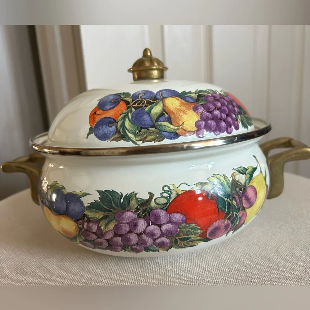 Vintage Cornucopia Kitchen Enamel Casserole Dutch Oven Fruit Design 2.5 Quart